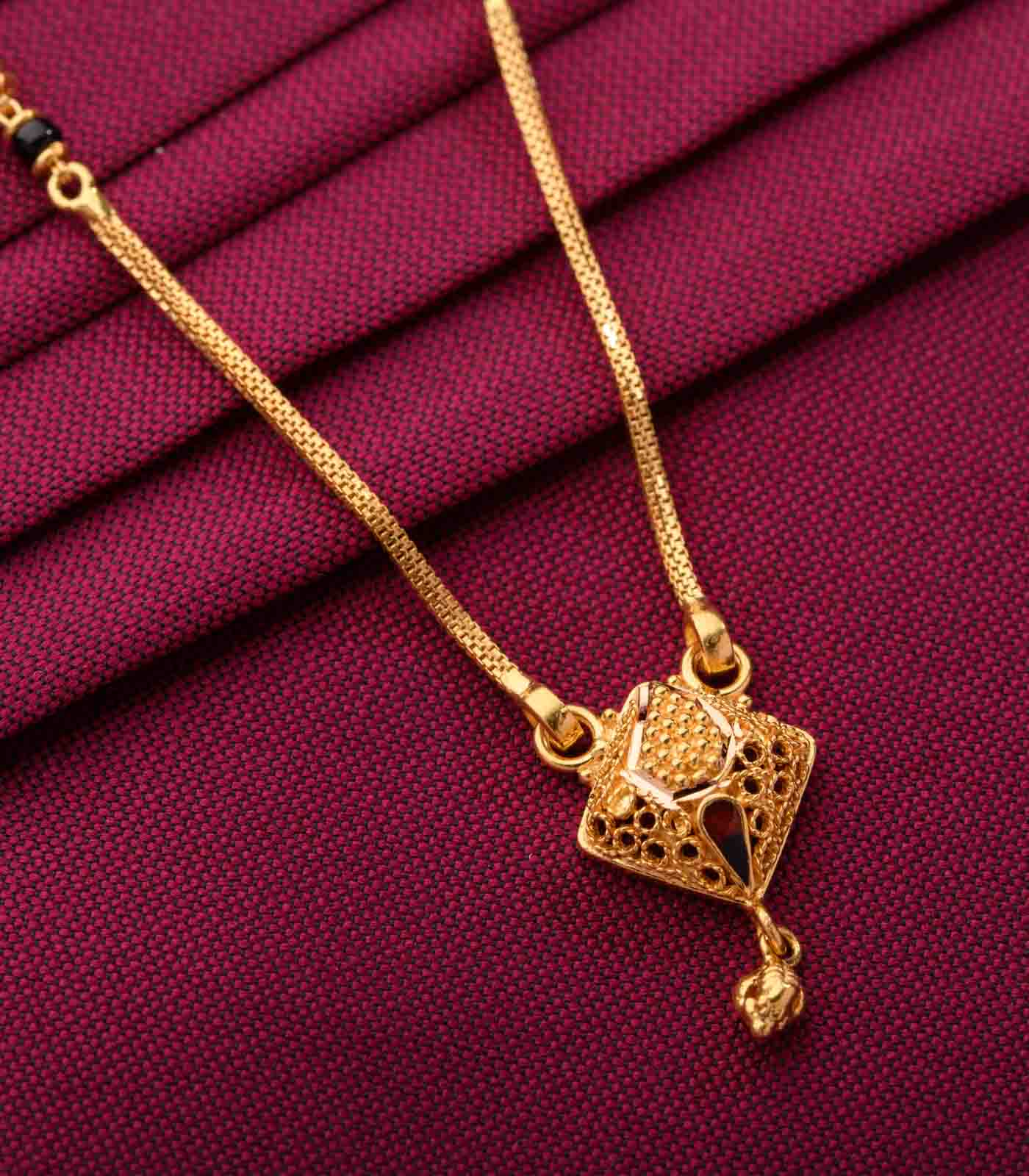 Mangalsutra Buy Diamond Shaped Golden Mangalsutra @OnlinePNG