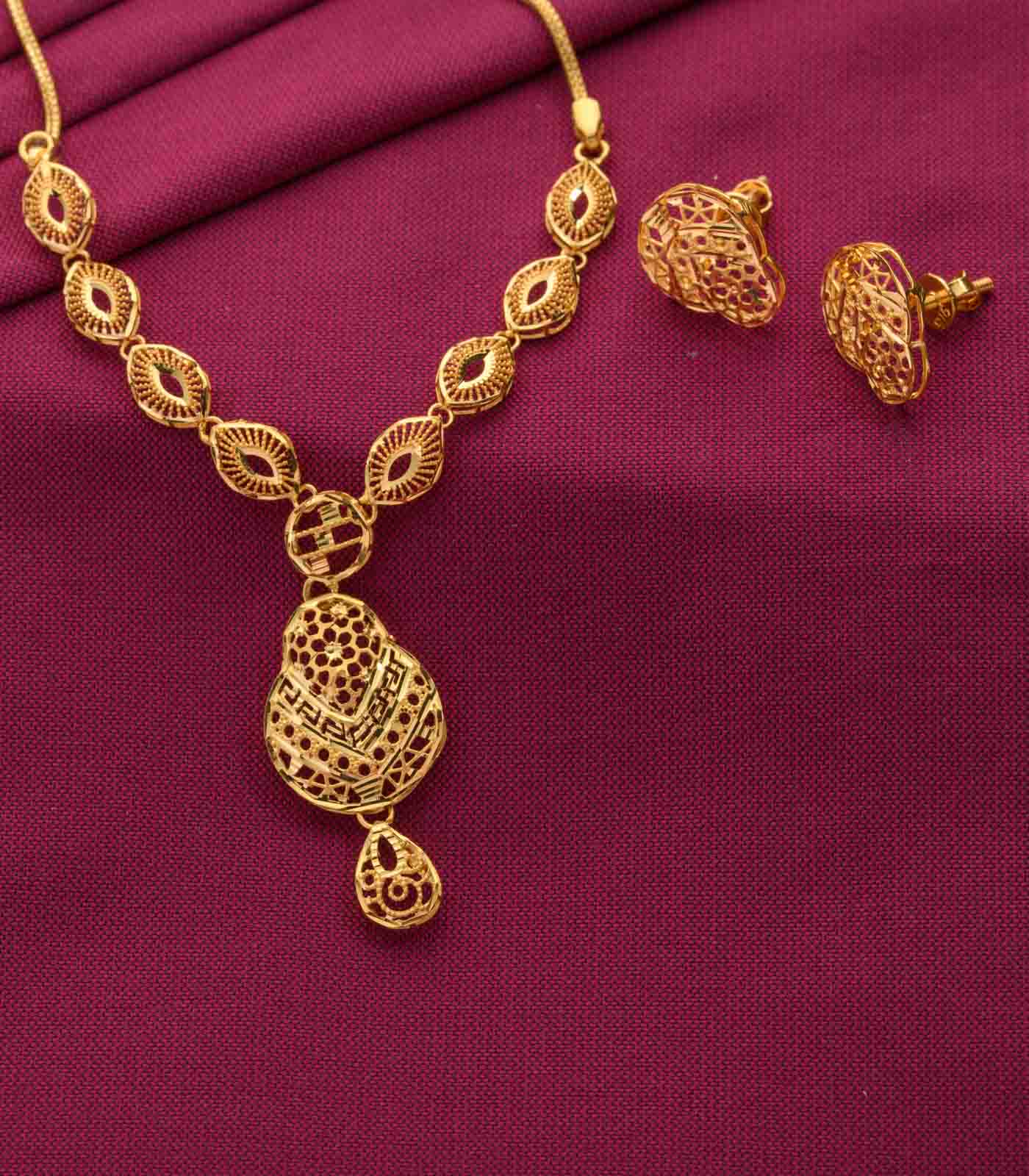 Eye Shaped Gold Necklace Set