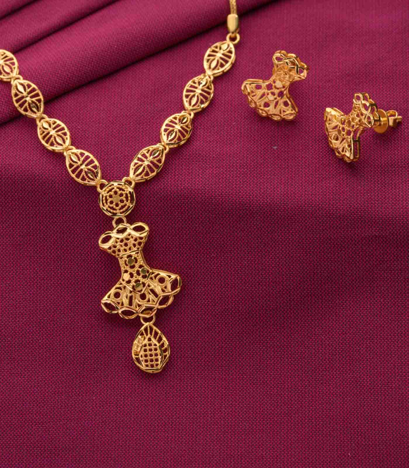 Delicate Netlike Necklace Set