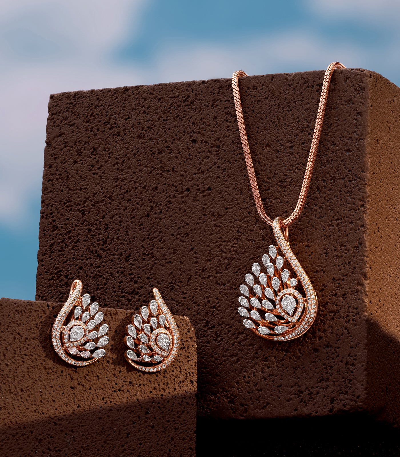 Solitaire Grace – Gadgil Sons Ltd - Main Image