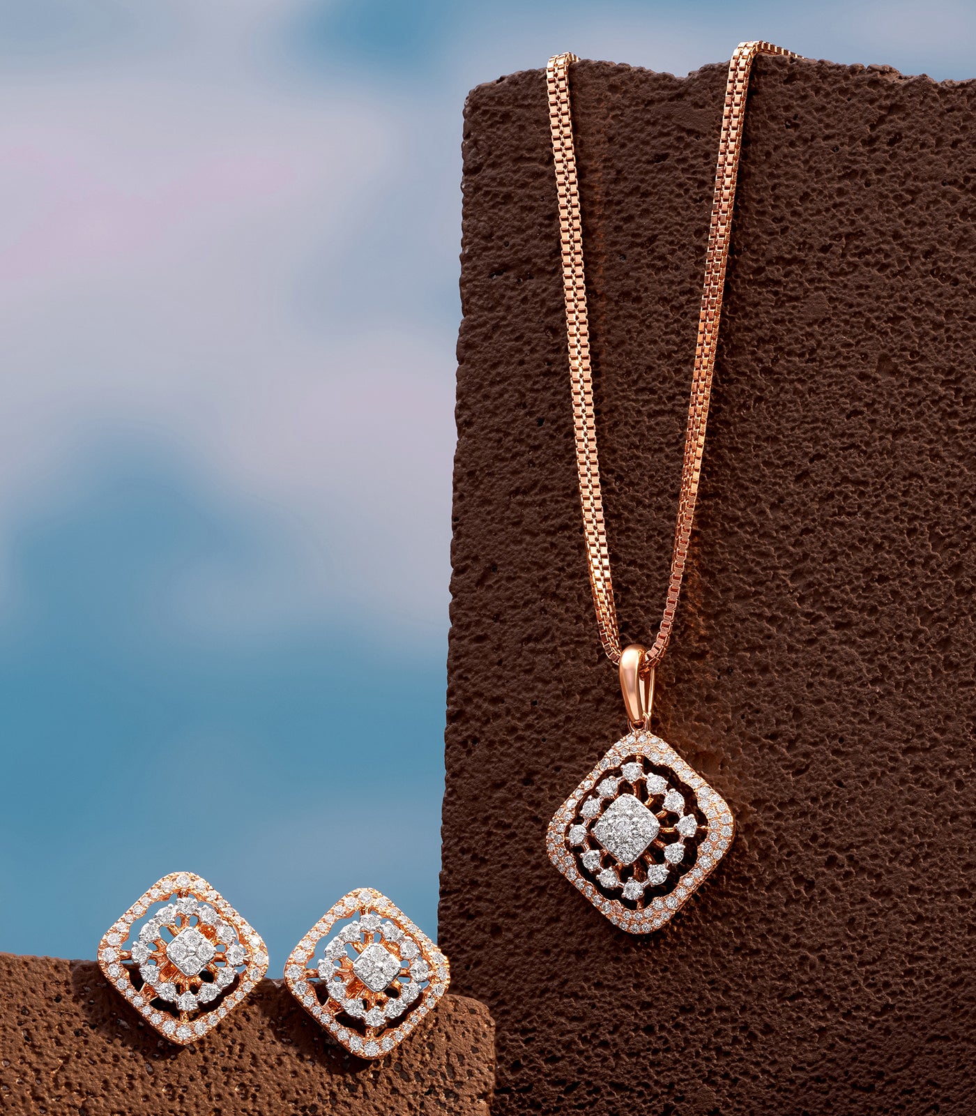 Bare Brilliance Pendant Set – Gadgil Sons Ltd