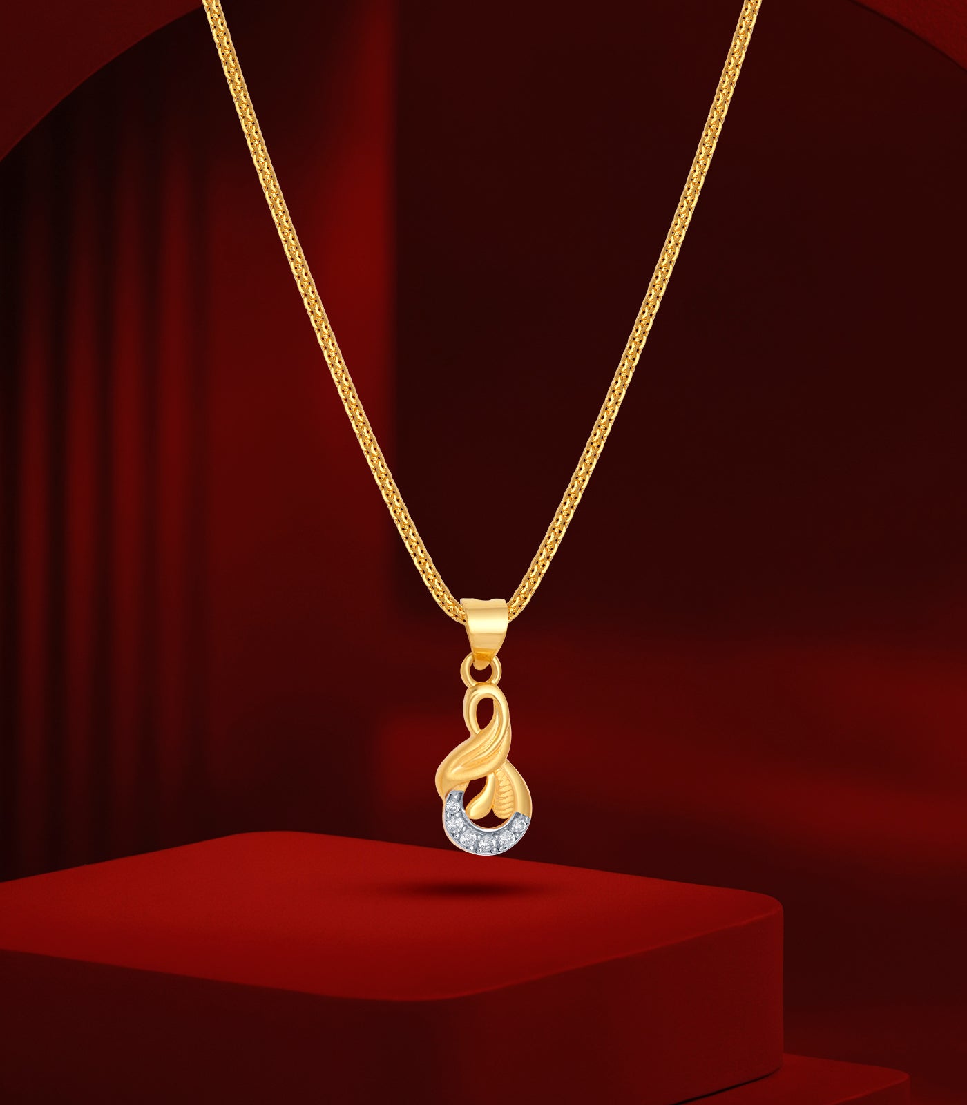 Flora Loop Gold Pendant