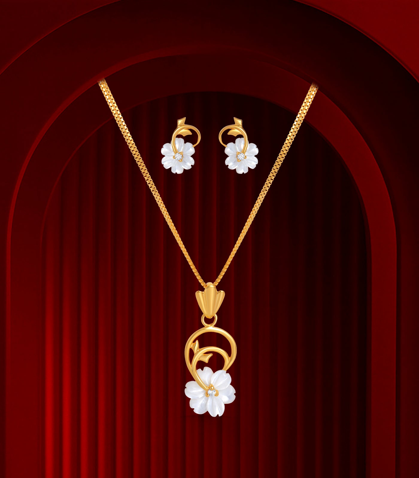 Drop Blossom Gold Pendant Set