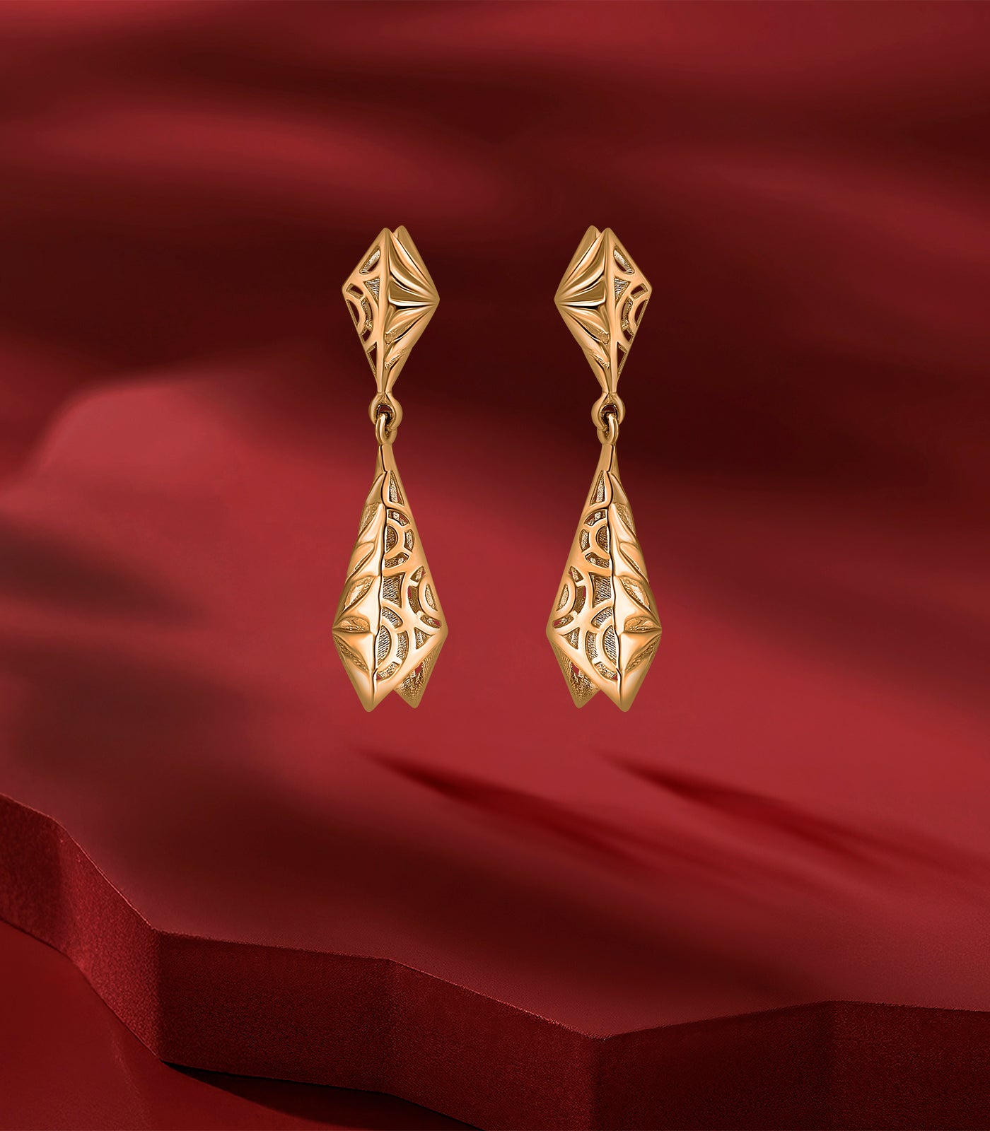 Carved Lattice Gold Tops