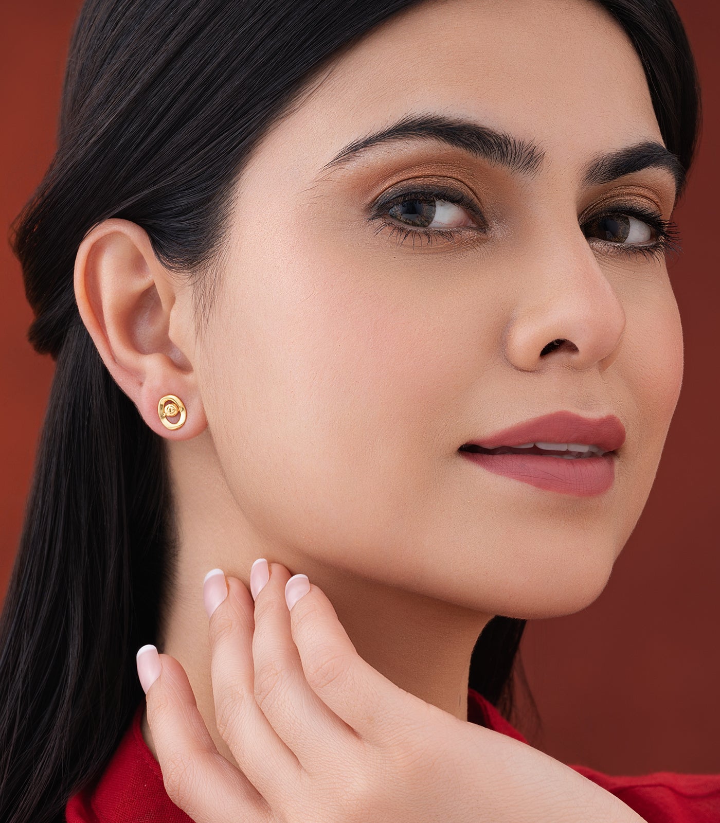 Oval Shaped Gold Tops