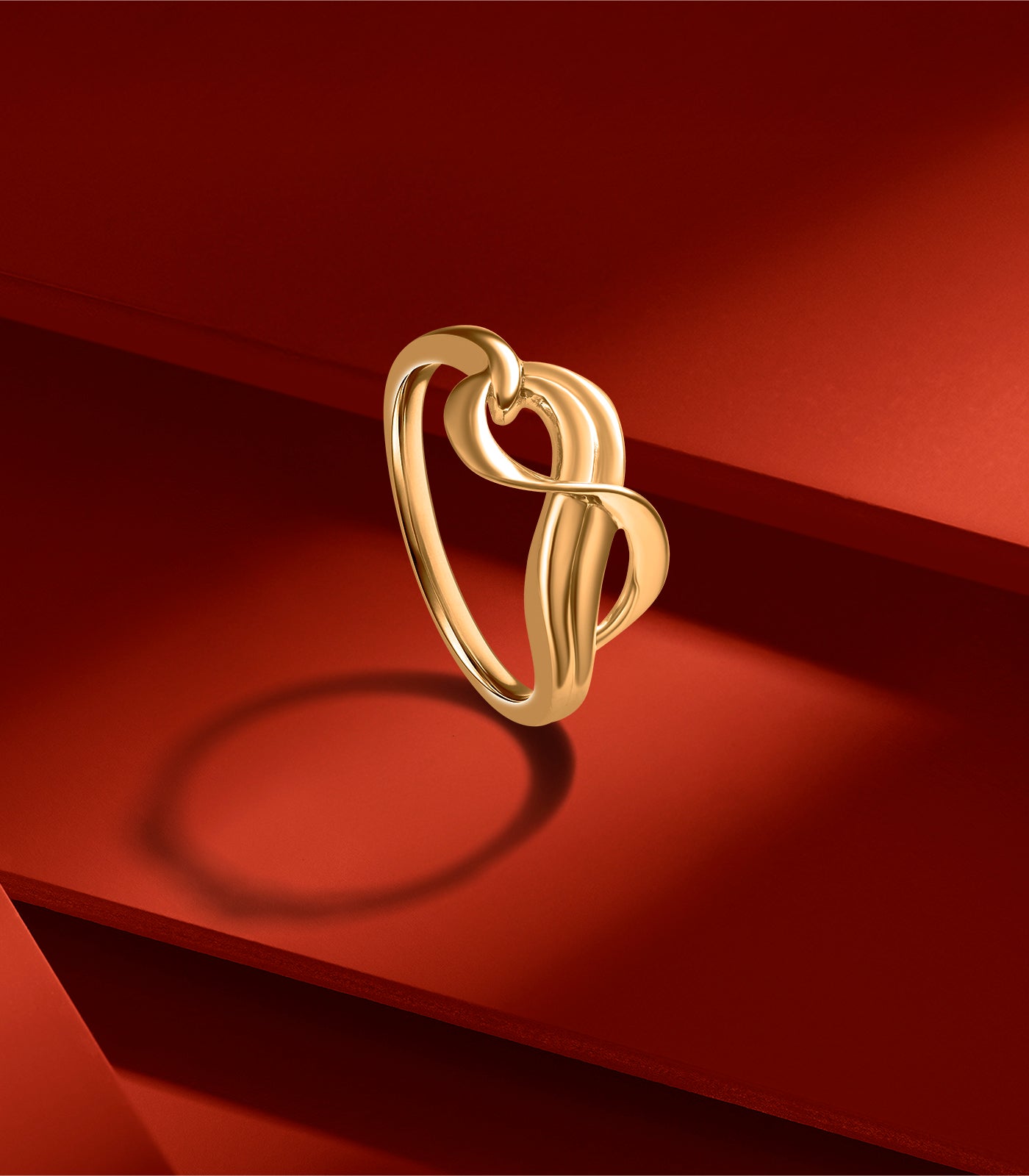 Interlinked Swirl Gold Finger Ring