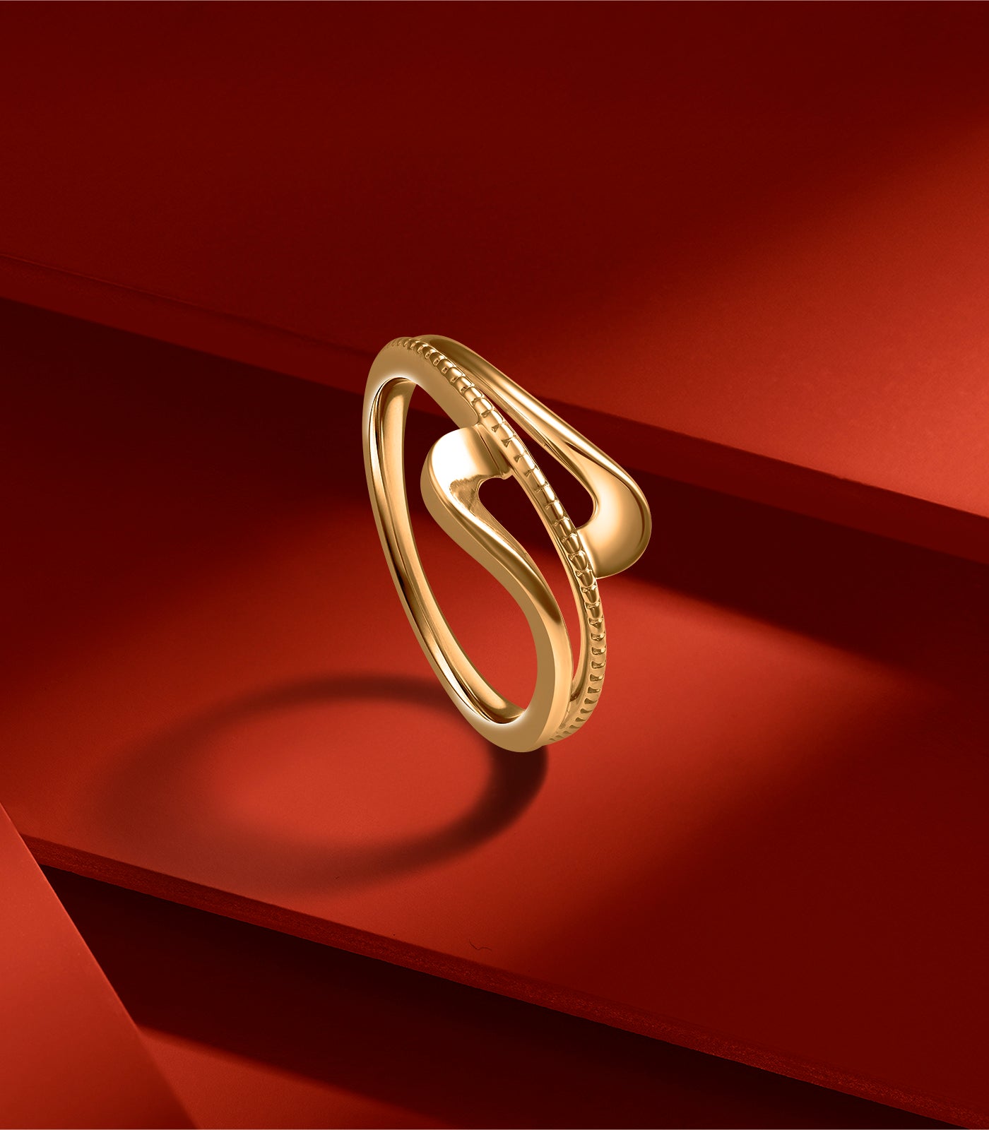 Aura Link Gold Finger Ring