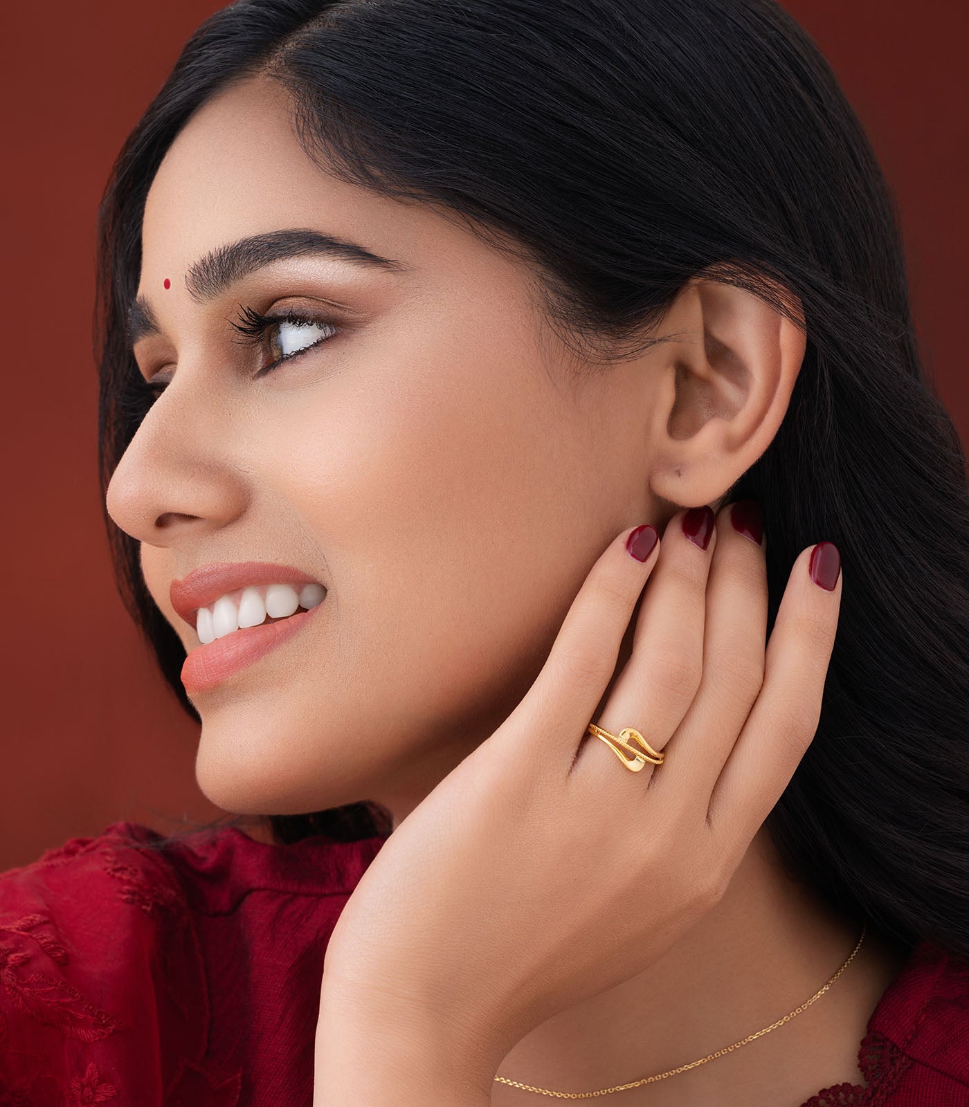 Aura Link Gold Finger Ring