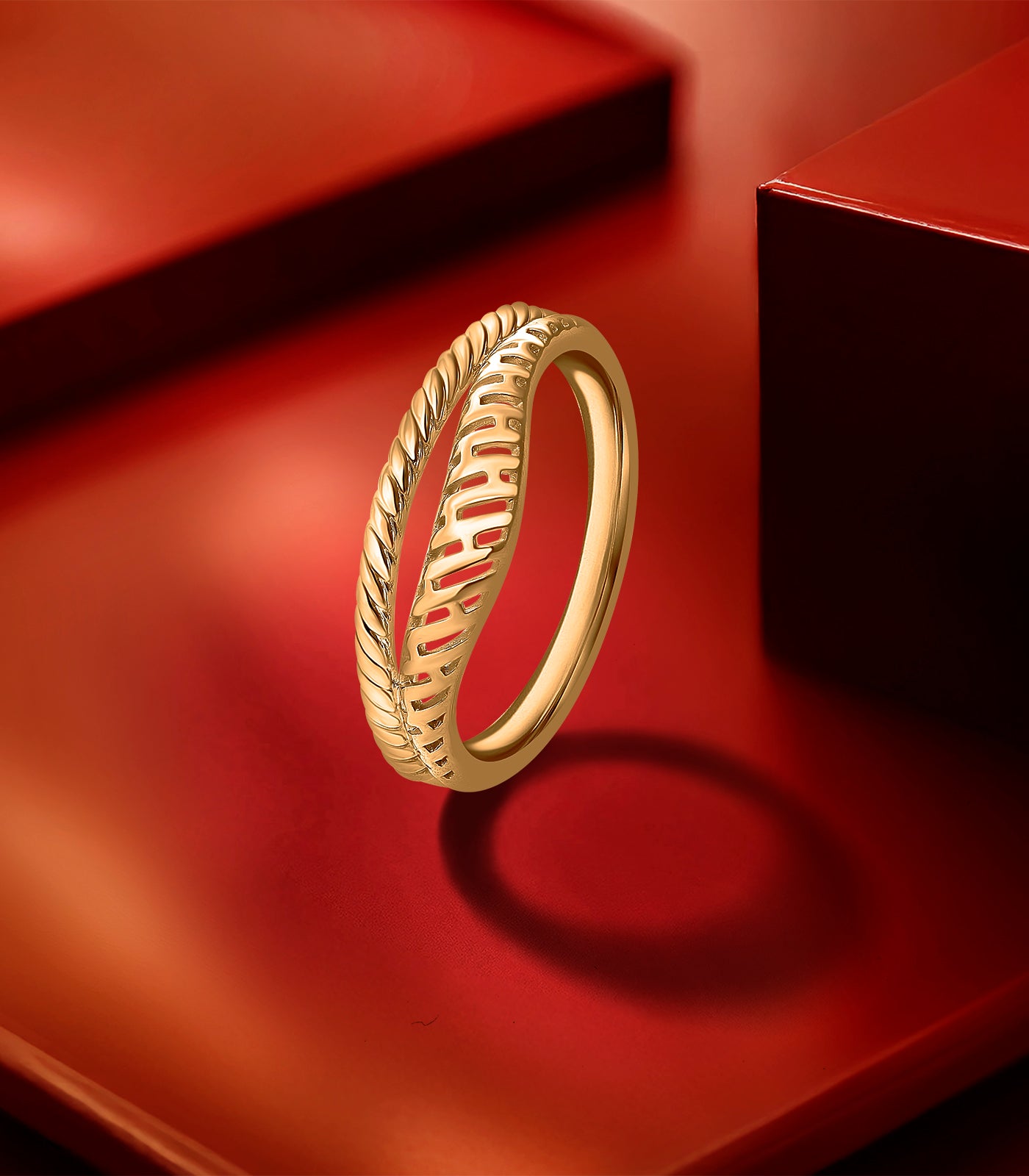 Interwined Textured Gold Finger Ring