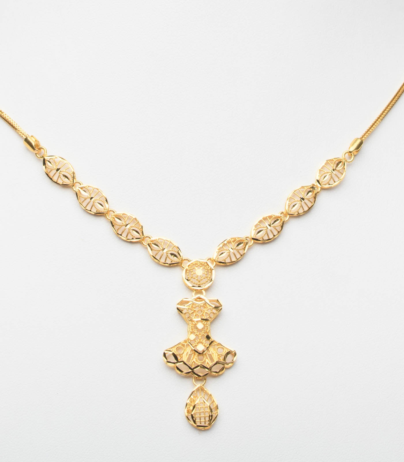 Necklace Buy Delicate Netlike Necklace Set @OnlinePNG –