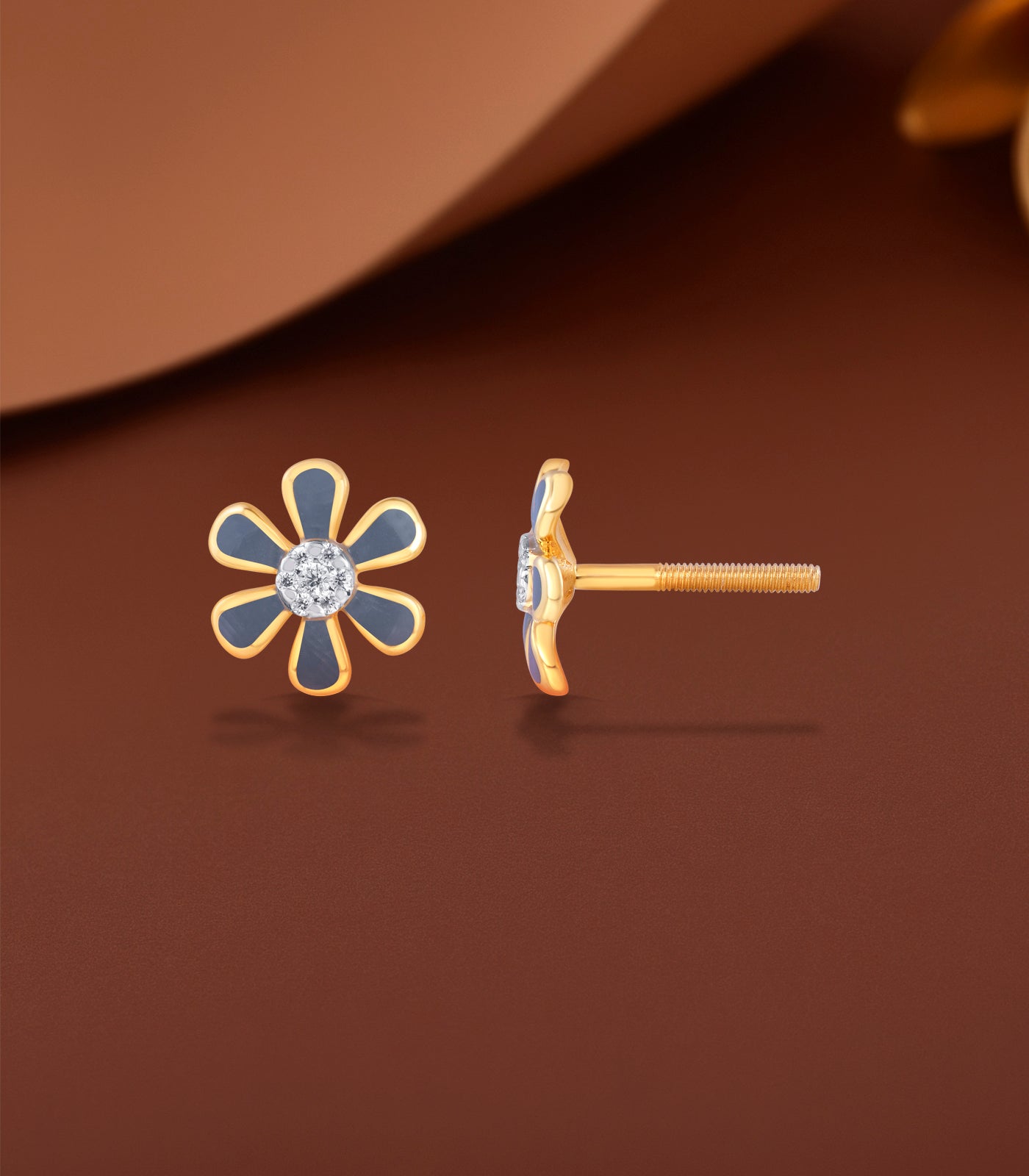 Daisy Gleam Gold Earrings