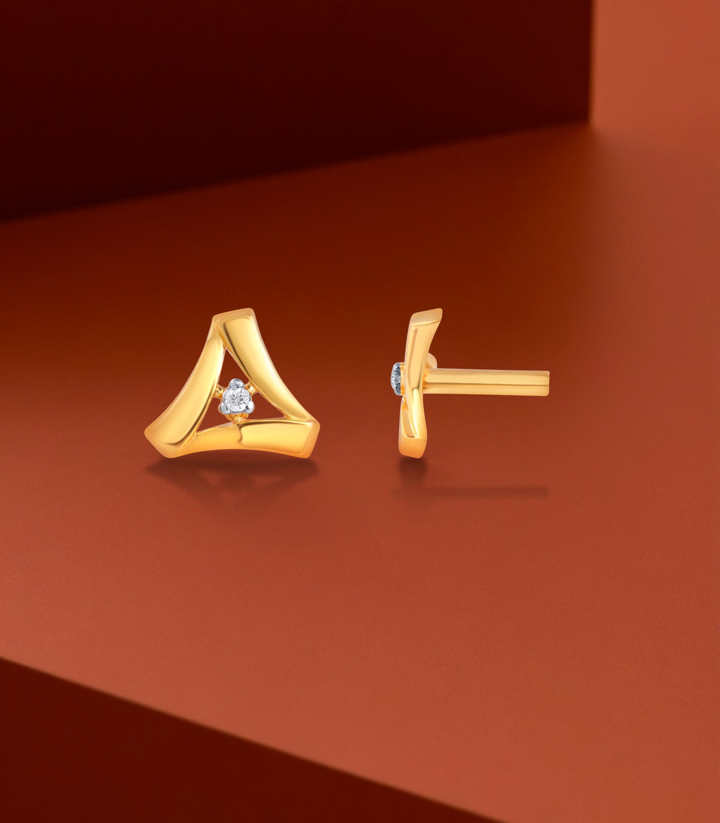 Trine Glow Gold Earrings