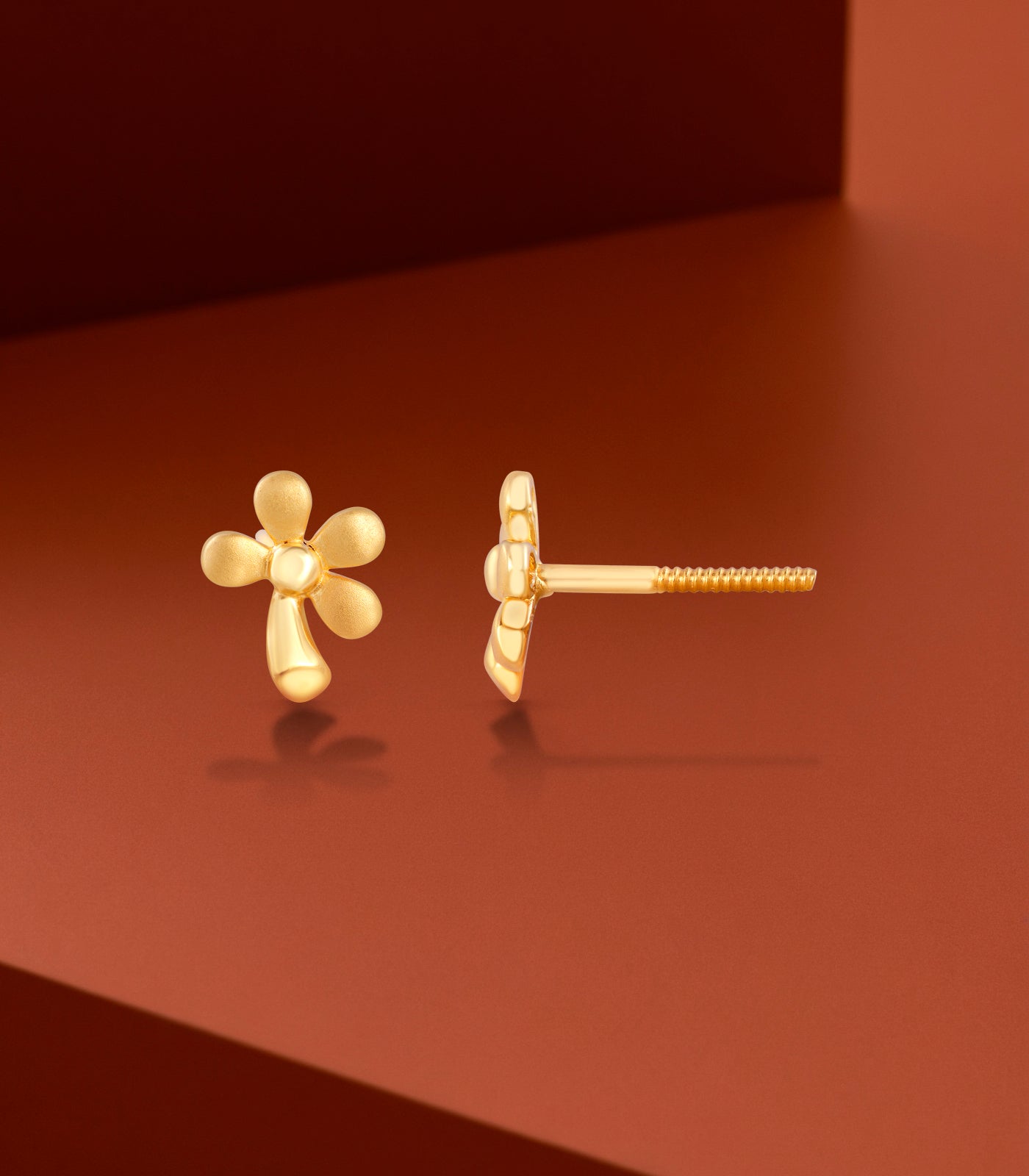 Daisy Glow Gold Tops