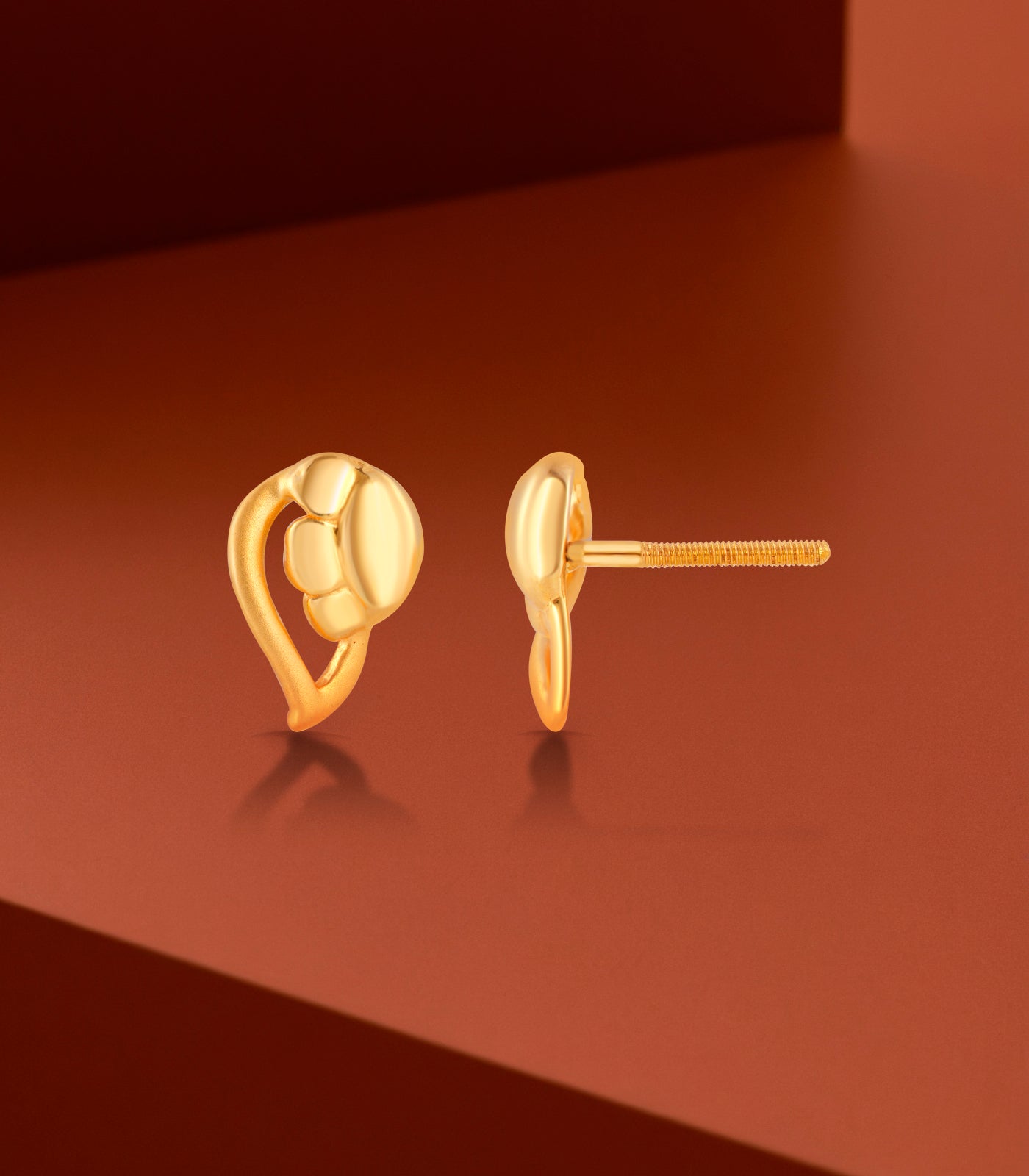 Petal Curve Gold Tops