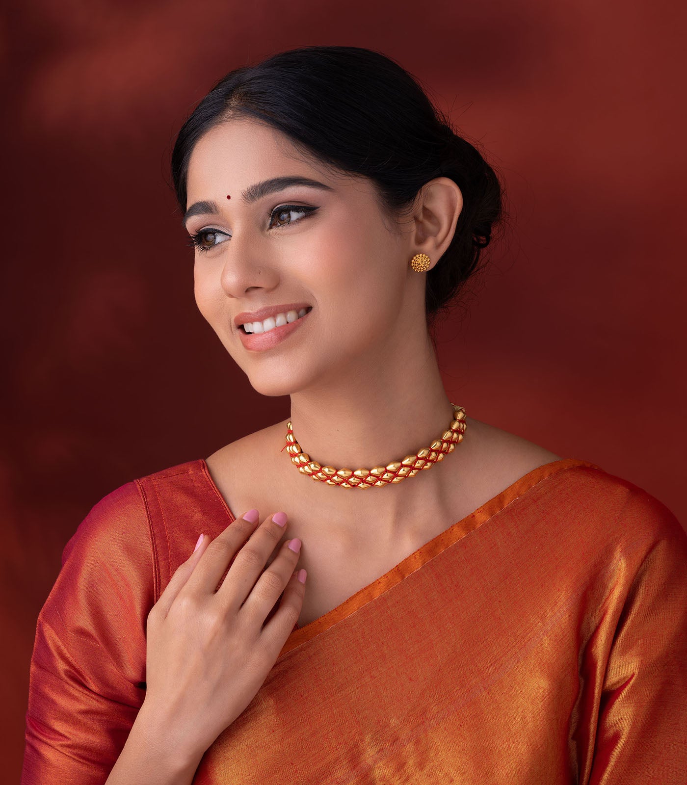 Conical Bead Choker Necklace