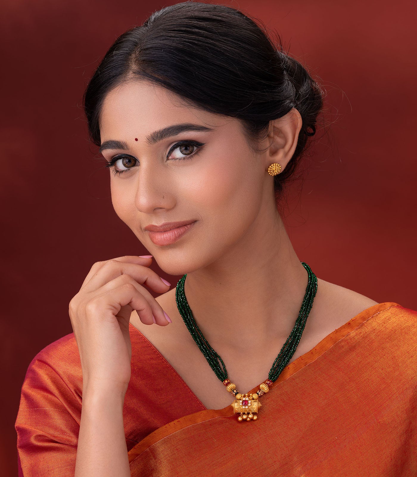 Green Beads Bulky Pendant Necklace