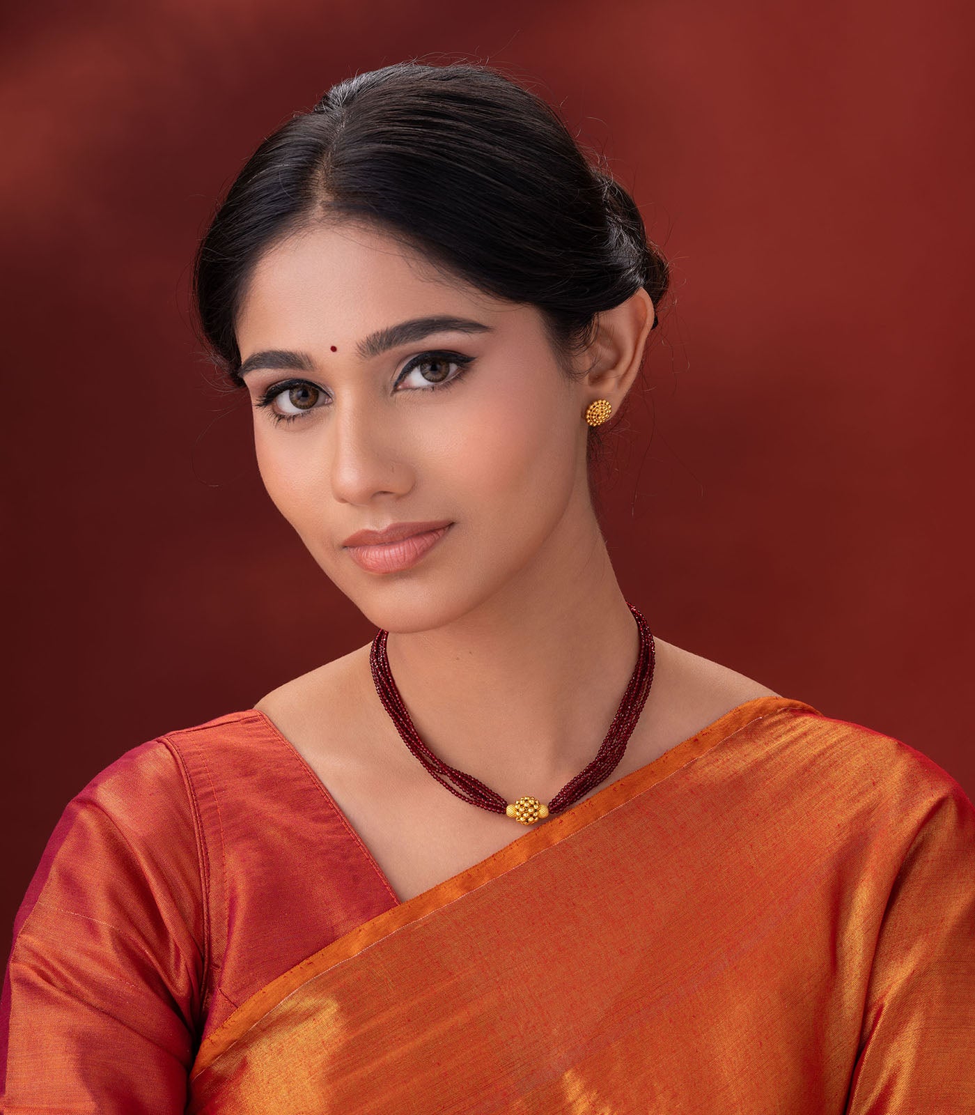 Dark Maroon Beads Radiant Gold Pendant Necklace