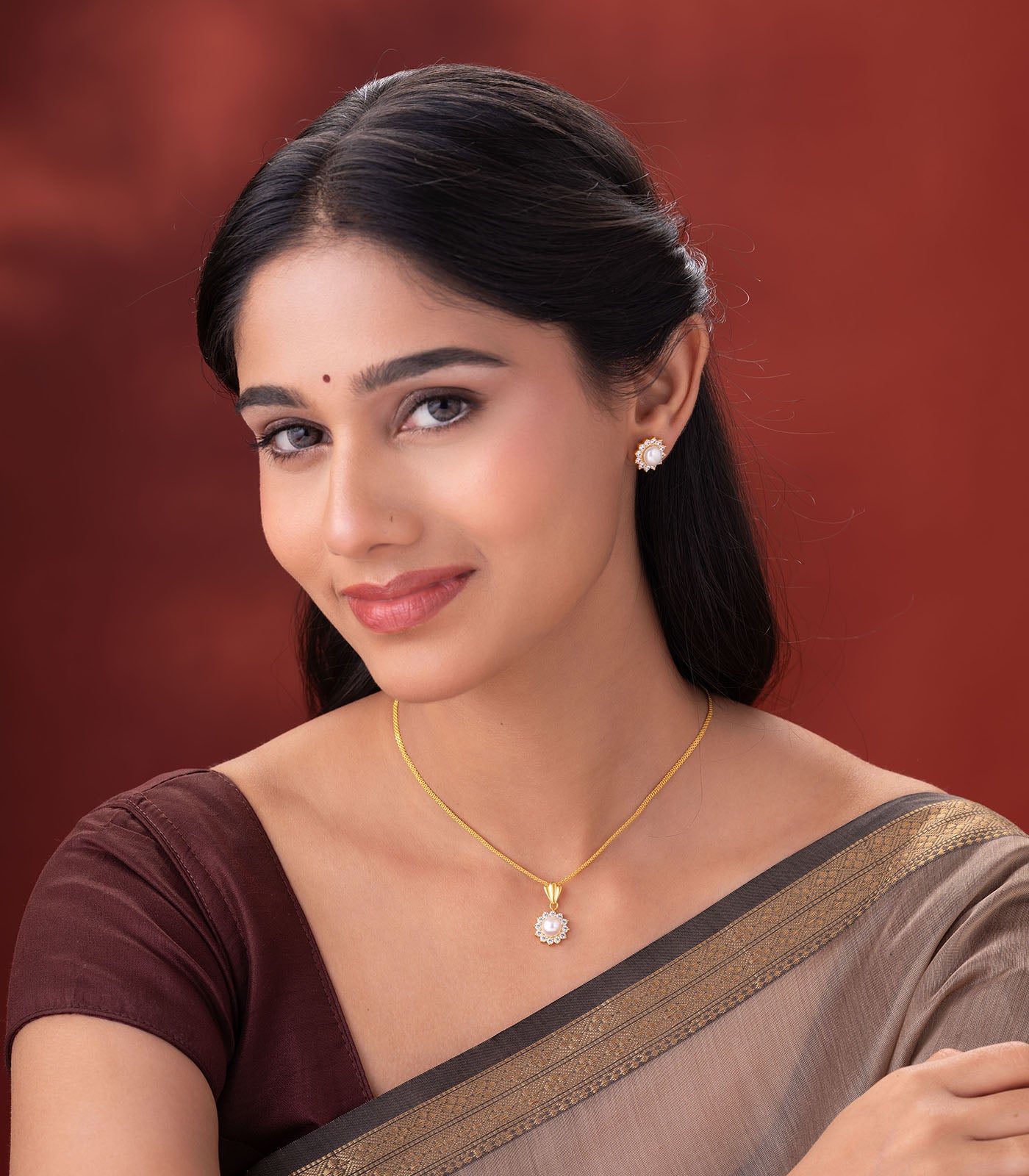 Sunflower pearl pendant set