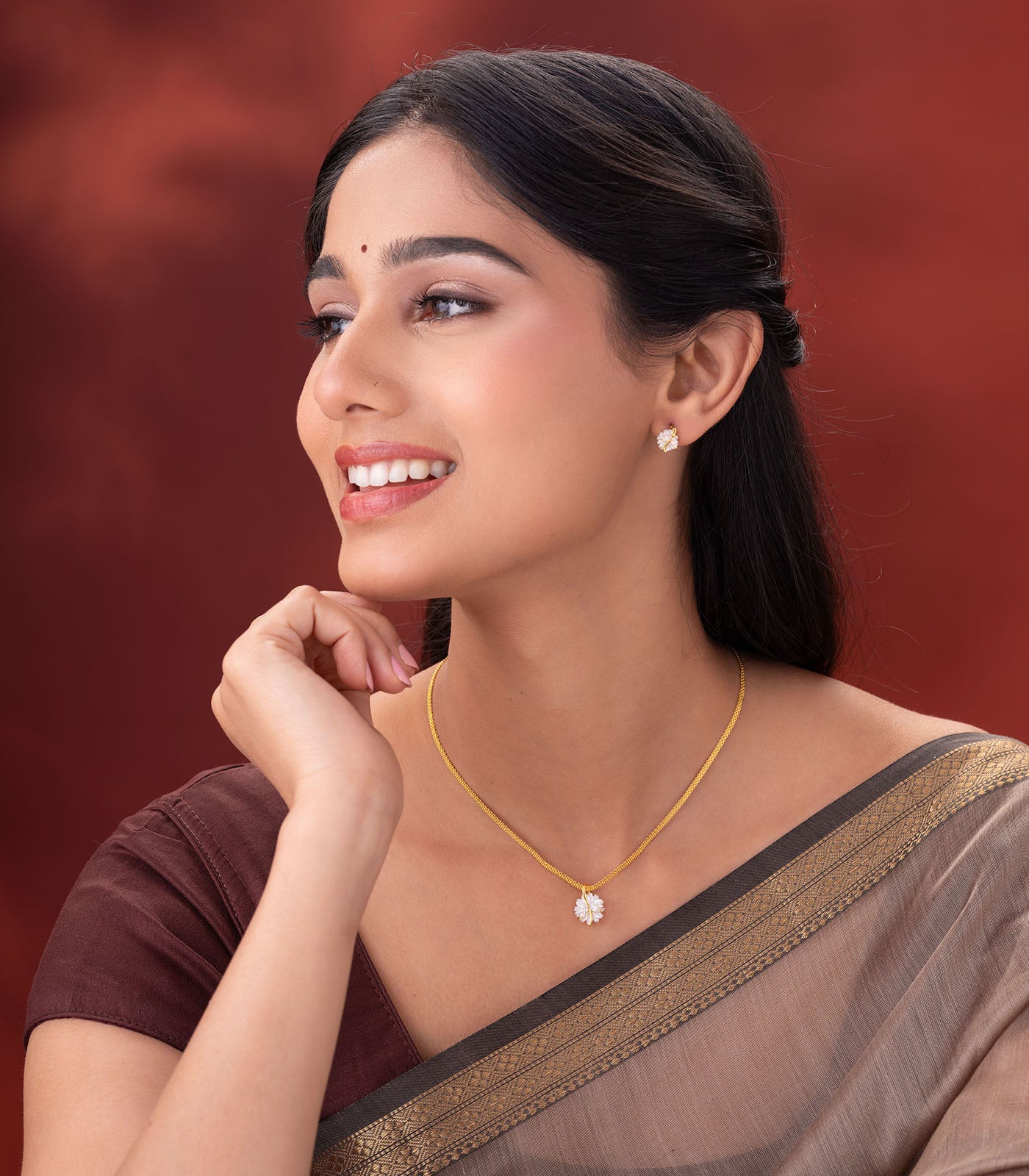 Full blossom petals pendant set