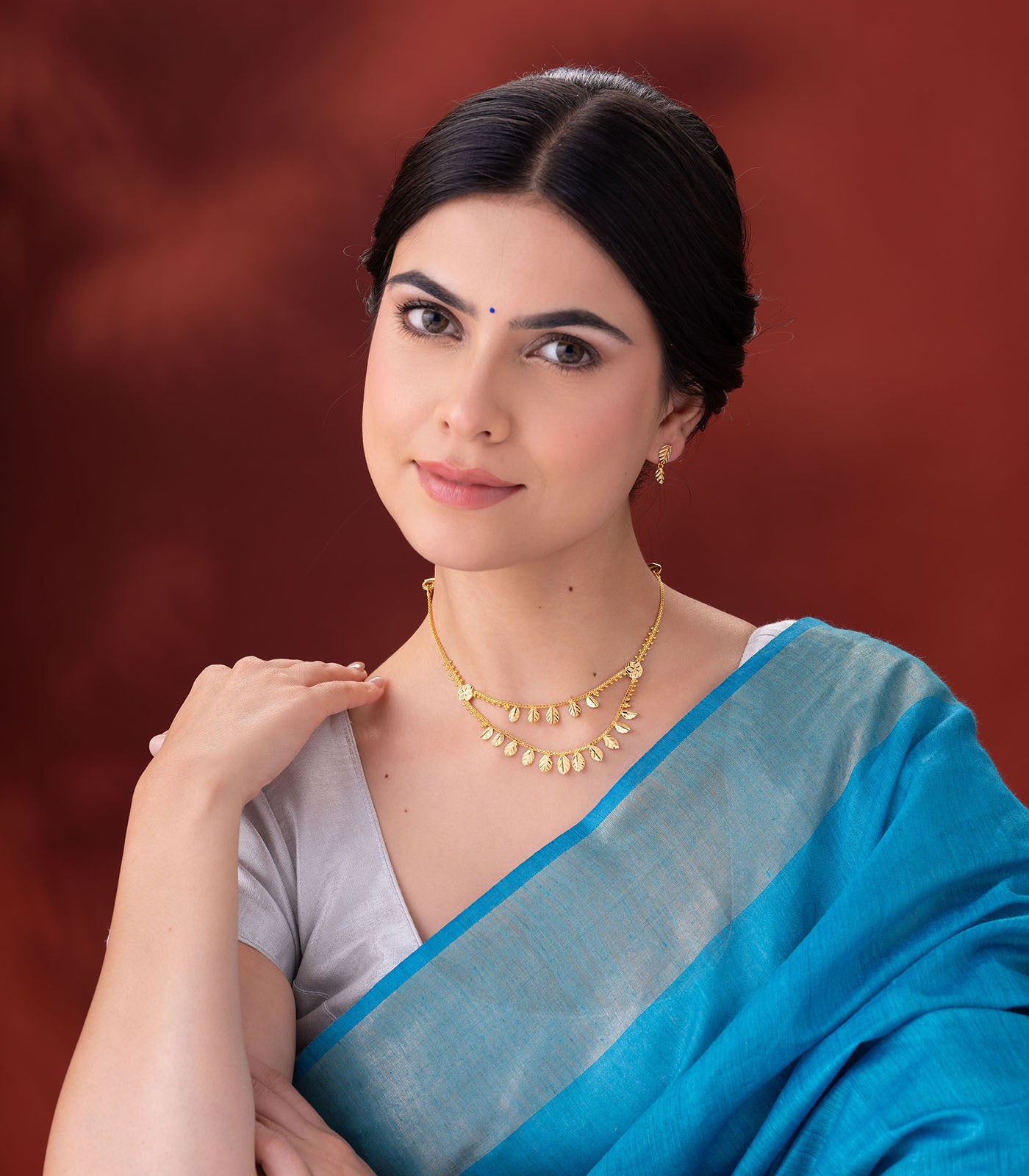 Gold Leaf Motif Necklace