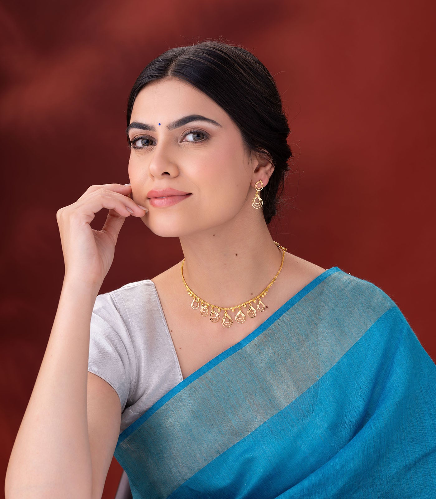 Ornate Symphony Gold Necklace Set