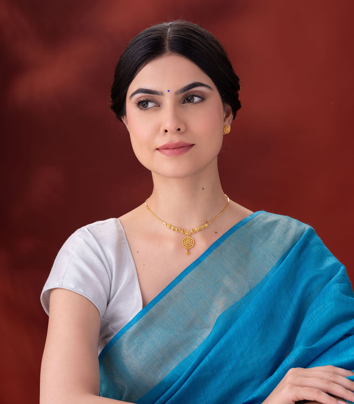 Radiant Gold Necklace Set