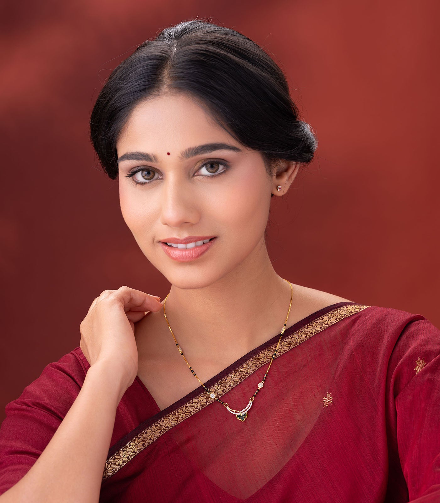 Emerald Bloom Gold Mangalsutra