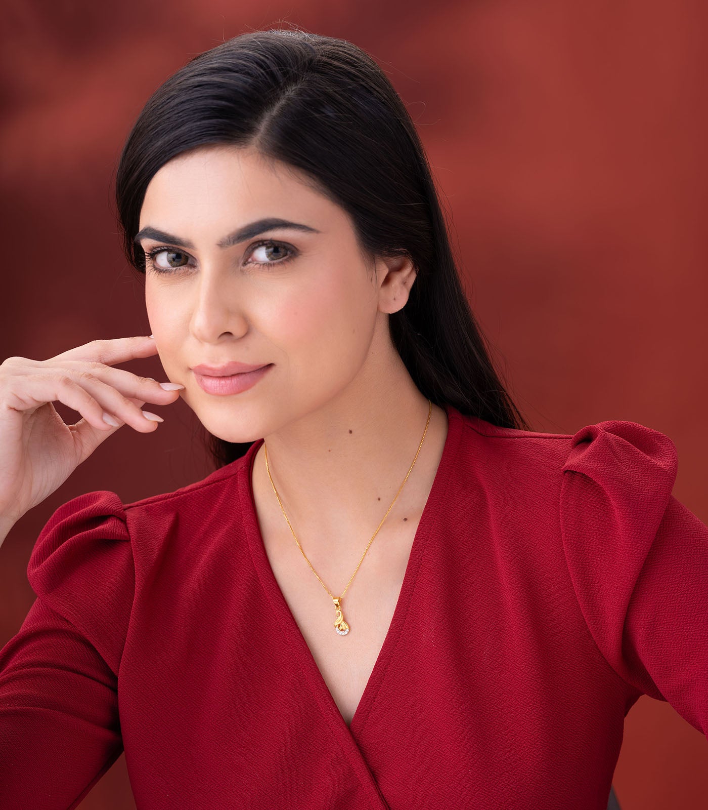 Flora Loop Gold Pendant