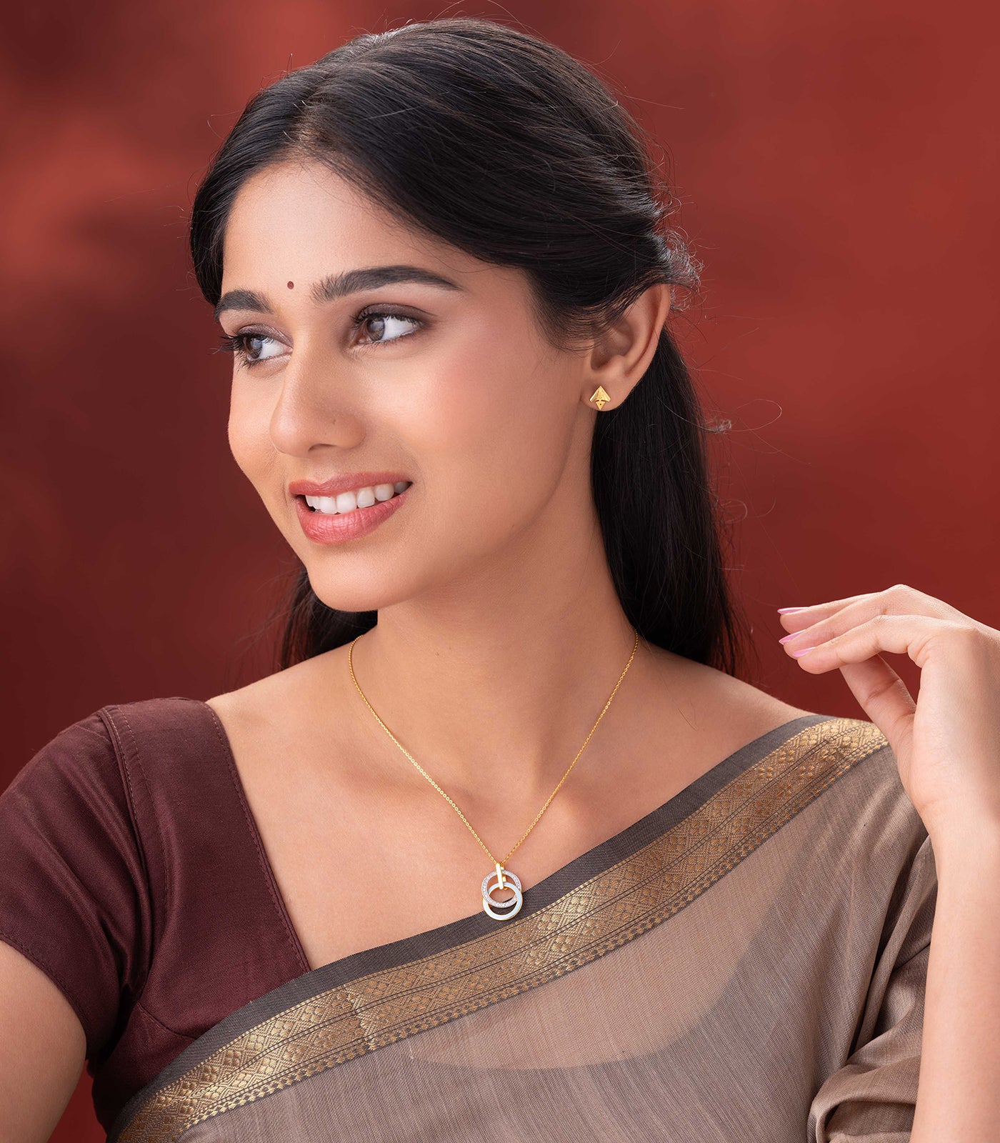 Eterna Orbit Goph Necklace