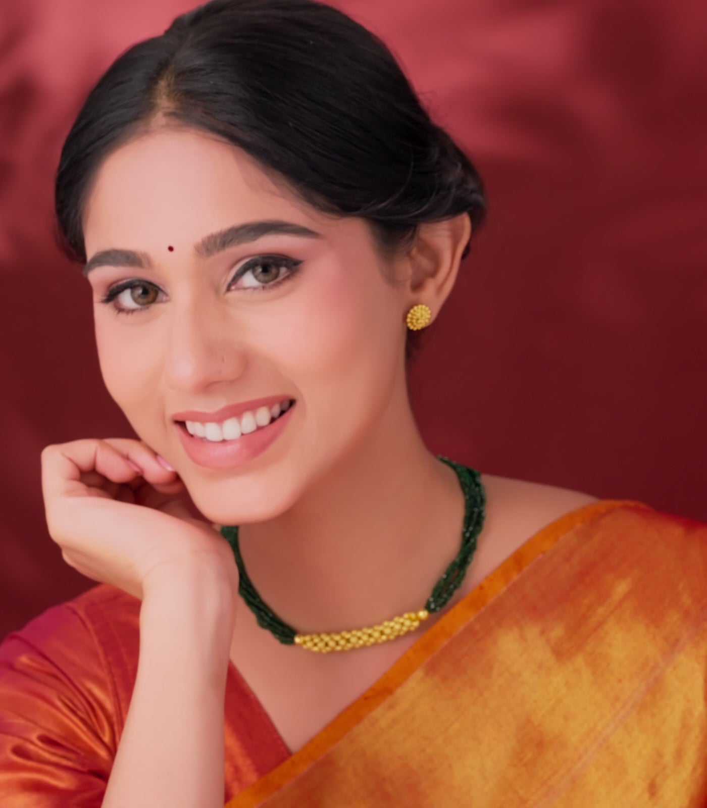 Green Beads Linear Pendant Necklace