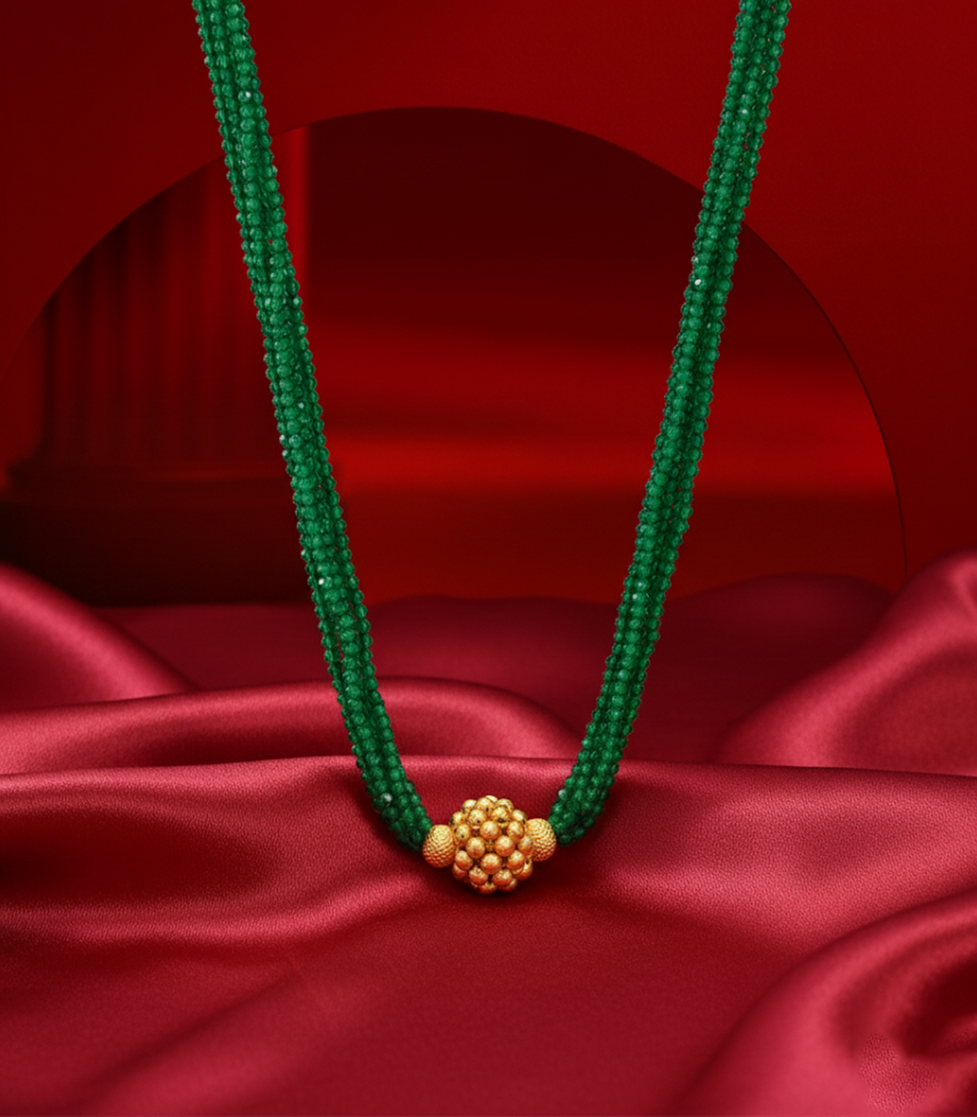 Green Beads Radiant Gold Pendant Necklace