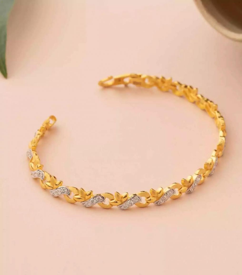 965 Gold Bracelet Design Show On Stock Photo 721689193 | Shutterstock-baongoctrading.com.vn