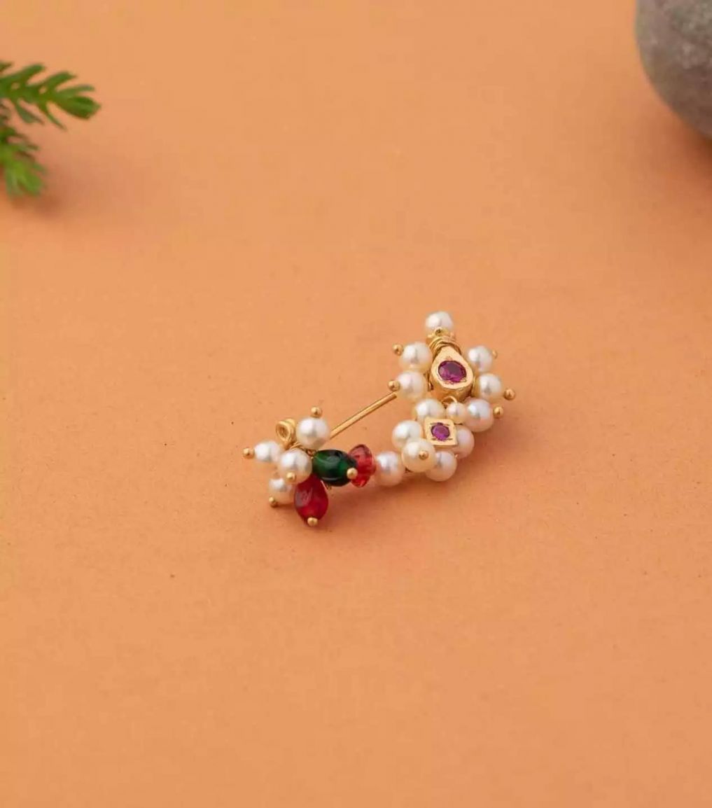 5% OFF on P.N.Gadgil Jewellers Sparkling Yellow Gold 18kt Diamond Stud  Earring on Flipkart | PaisaWapas.com